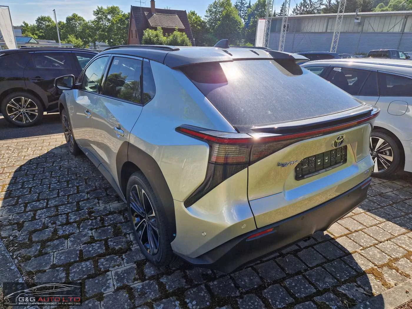 Toyota bZ4X BEV/218HP/LOUNGE/PANO/MEMO/360/JBL/LED/KLESS/525g - изображение 4