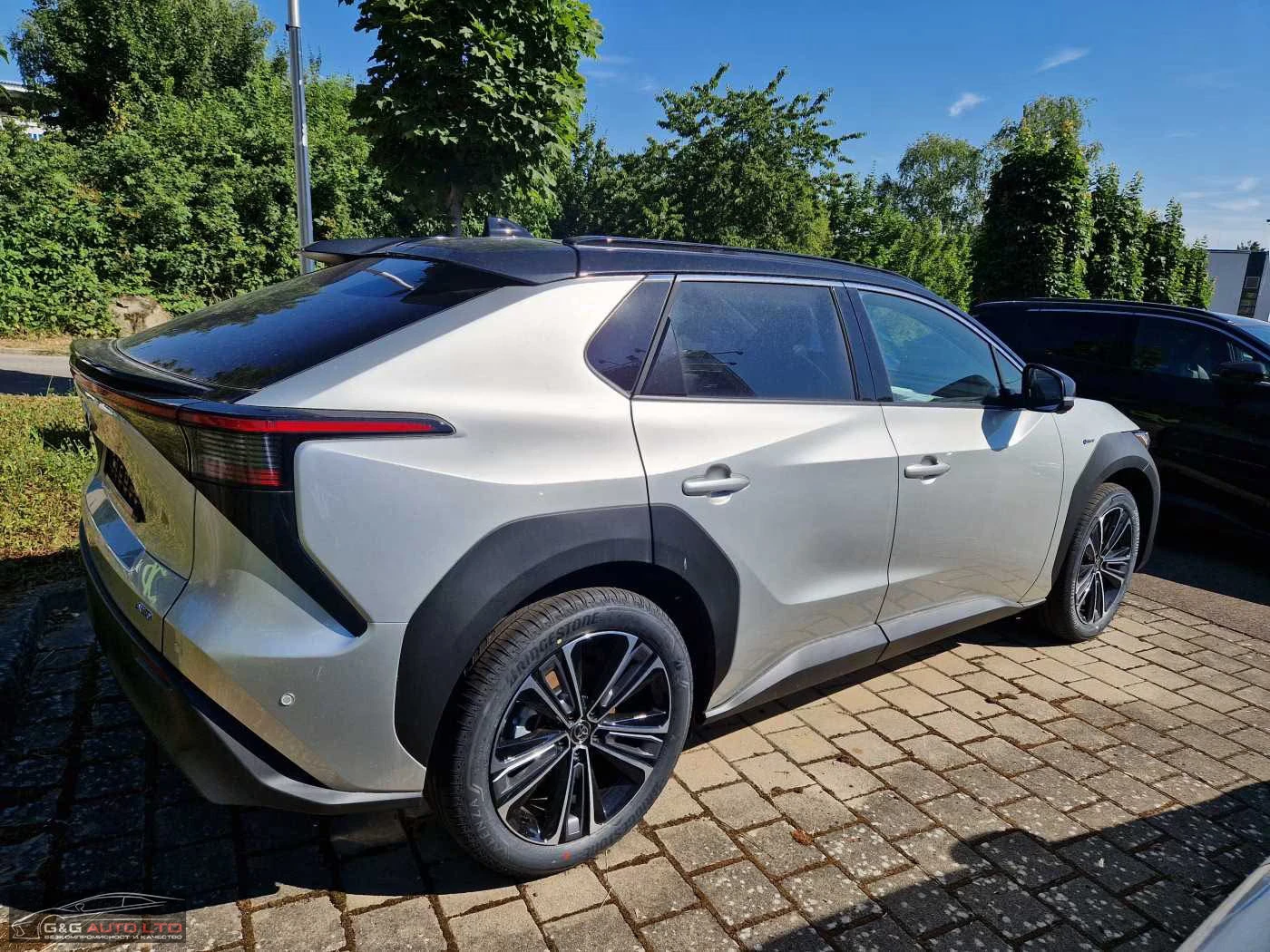 Toyota bZ4X BEV/218HP/LOUNGE/PANO/MEMO/360/JBL/LED/KLESS/525g - изображение 6