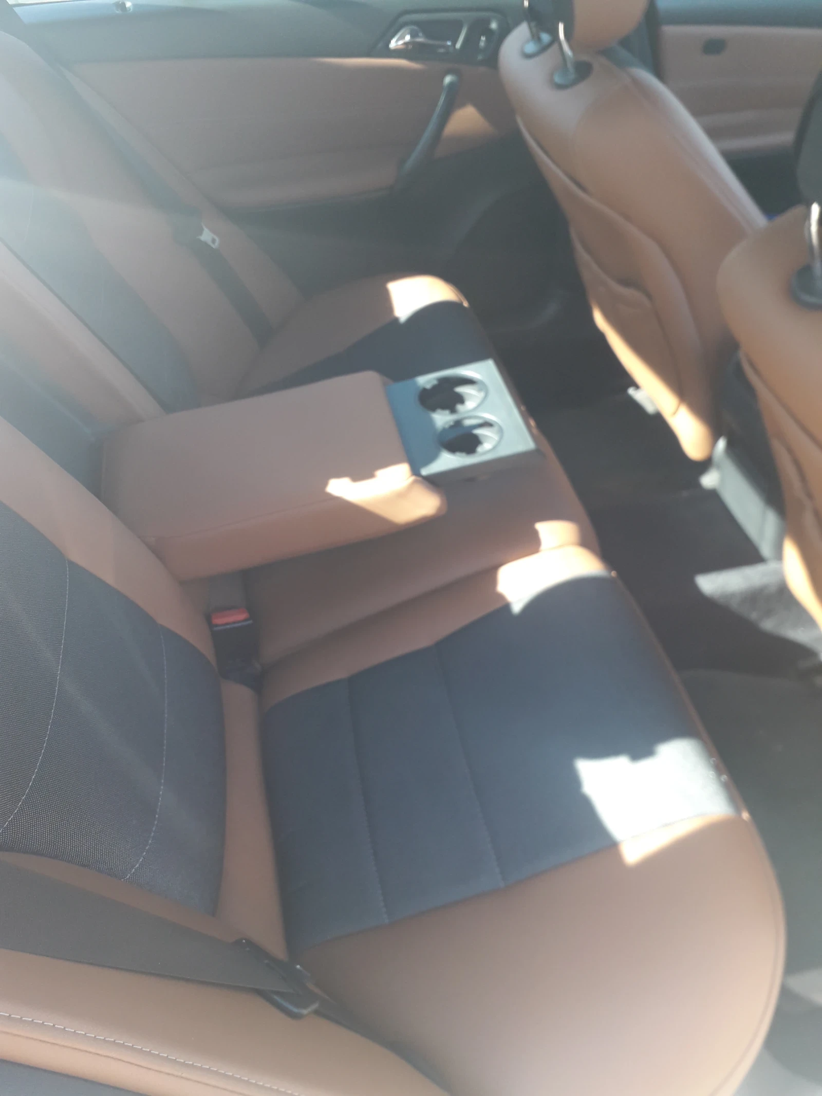 Mercedes-Benz C 220, снимка 4 - Автомобили и джипове - 53828349