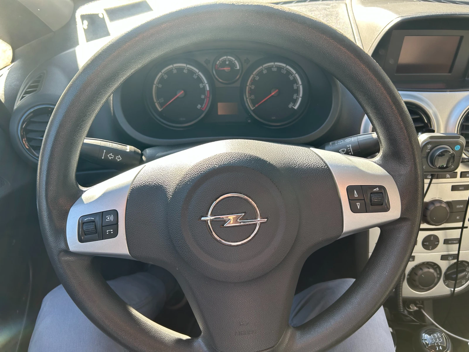 Opel Corsa 1.3 Ecoflex, снимка 9 - Автомобили и джипове - 53865178