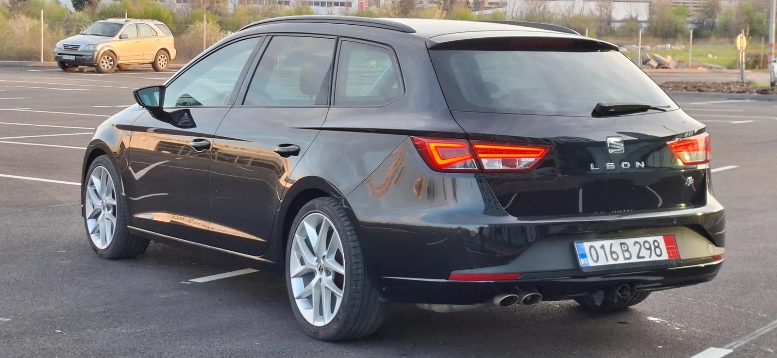 Seat Leon 2.0 Fr Distronic Full Led  Alcantara , снимка 5 - Автомобили и джипове - 54195623