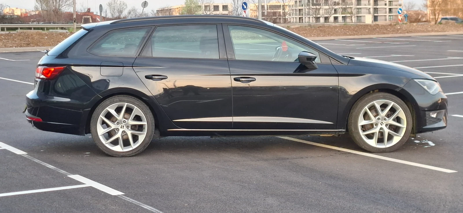 Seat Leon 2.0 Fr Distronic Full Led  Alcantara , снимка 8 - Автомобили и джипове - 54195623