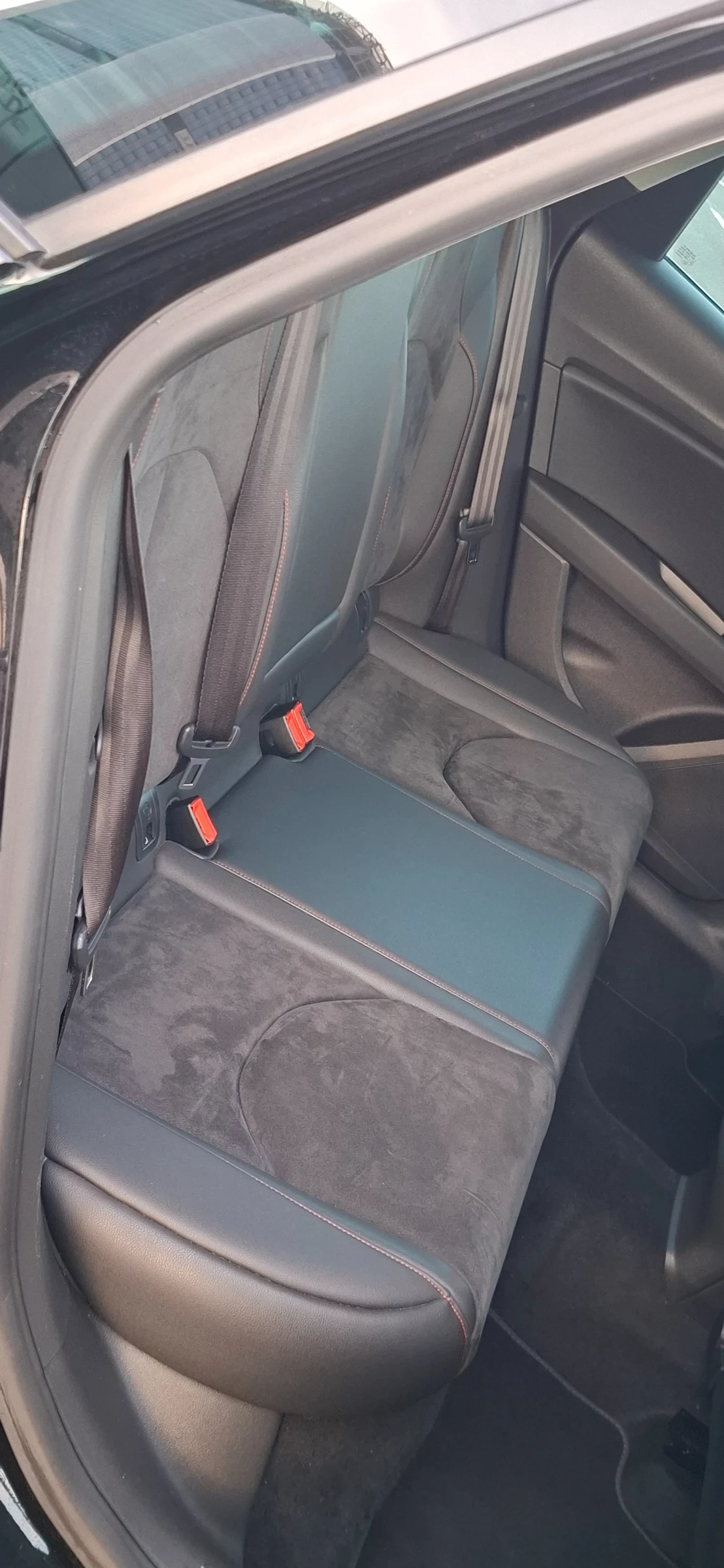 Seat Leon 2.0 Fr Distronic Full Led  Alcantara , снимка 12 - Автомобили и джипове - 54195623