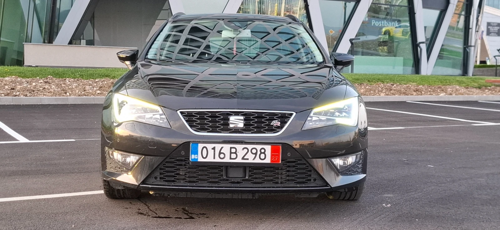 Seat Leon 2.0 Fr Distronic Full Led  Alcantara , снимка 2 - Автомобили и джипове - 54195623