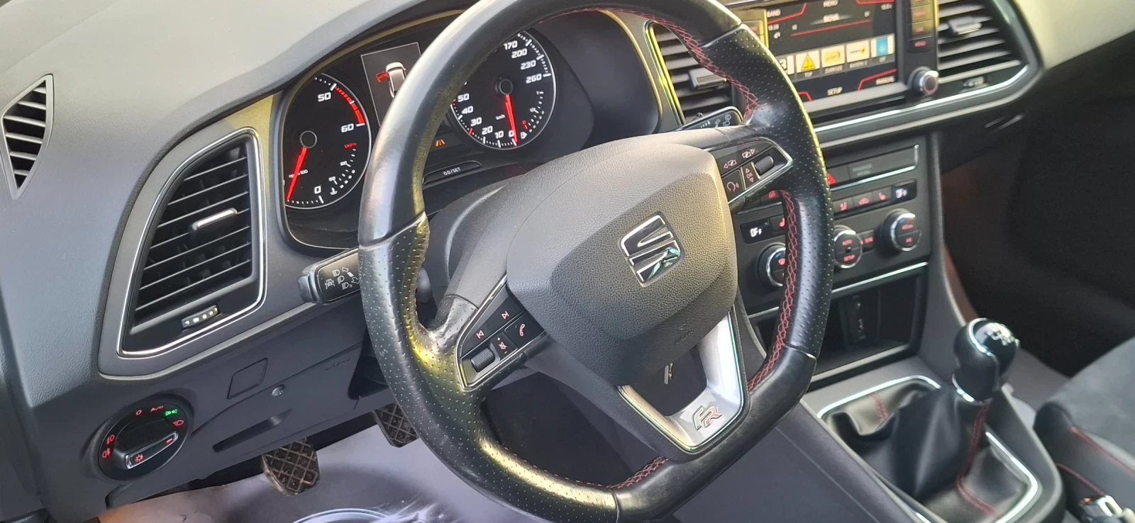 Seat Leon 2.0 Fr Distronic Full Led  Alcantara , снимка 15 - Автомобили и джипове - 54195623