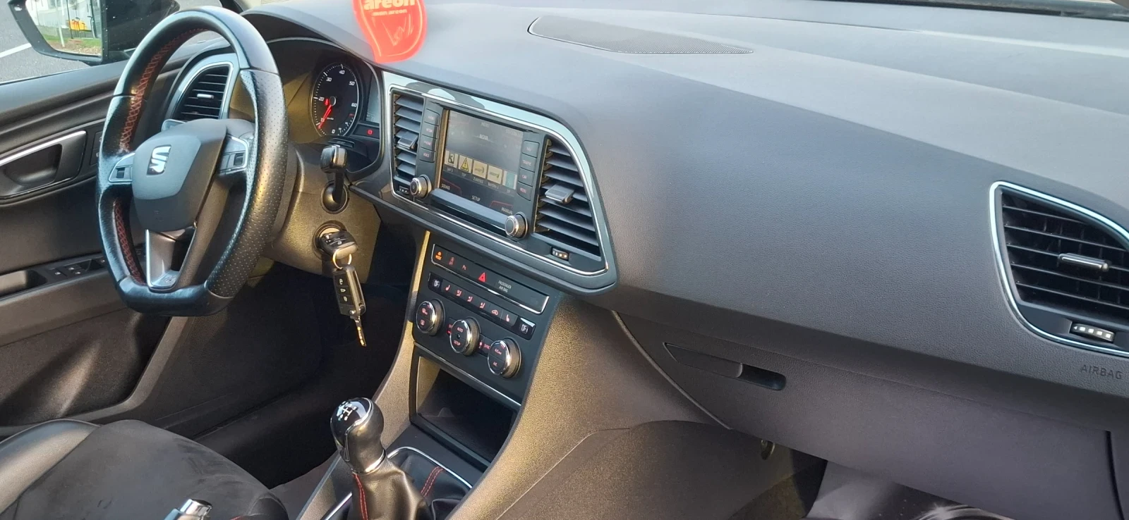 Seat Leon 2.0 Fr Distronic Full Led  Alcantara , снимка 9 - Автомобили и джипове - 54195623