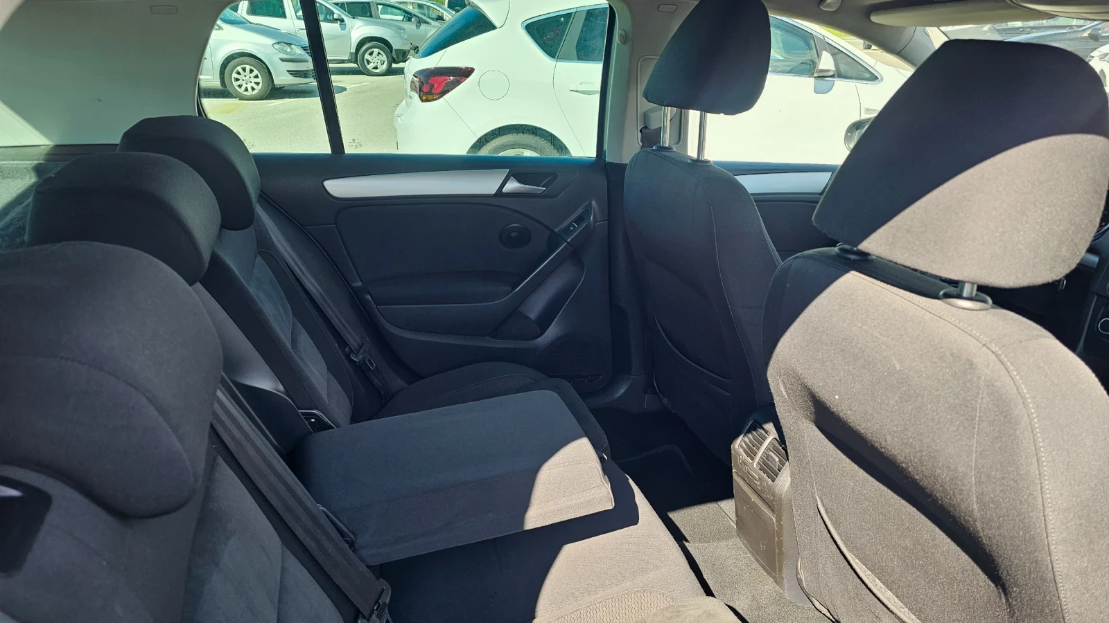 VW Golf 1.6i-BIFUEL-ЗАВОДСКА ГАЗ, снимка 8 - Автомобили и джипове - 54598005