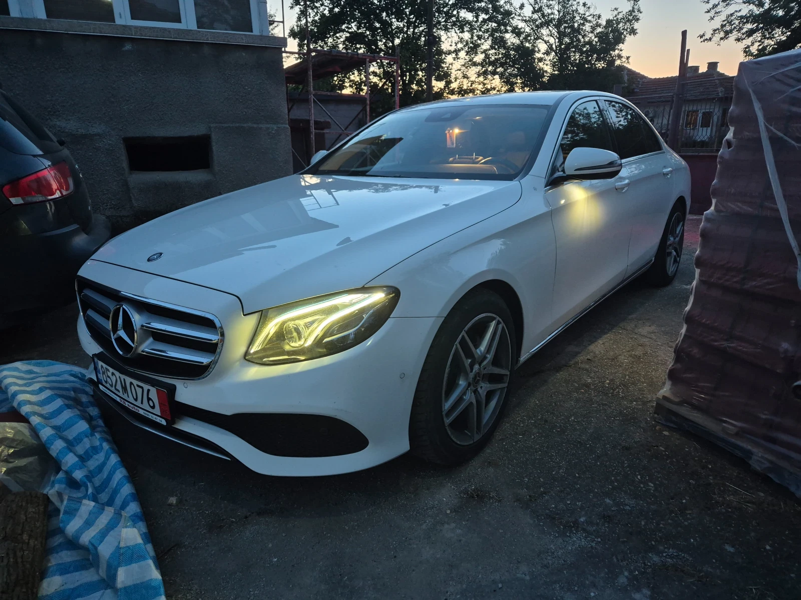 Mercedes-Benz E 200 2.0d-150k.Евро6..9Gtr..Напълно облужен автомобил., снимка 2 - Автомобили и джипове - 54774874