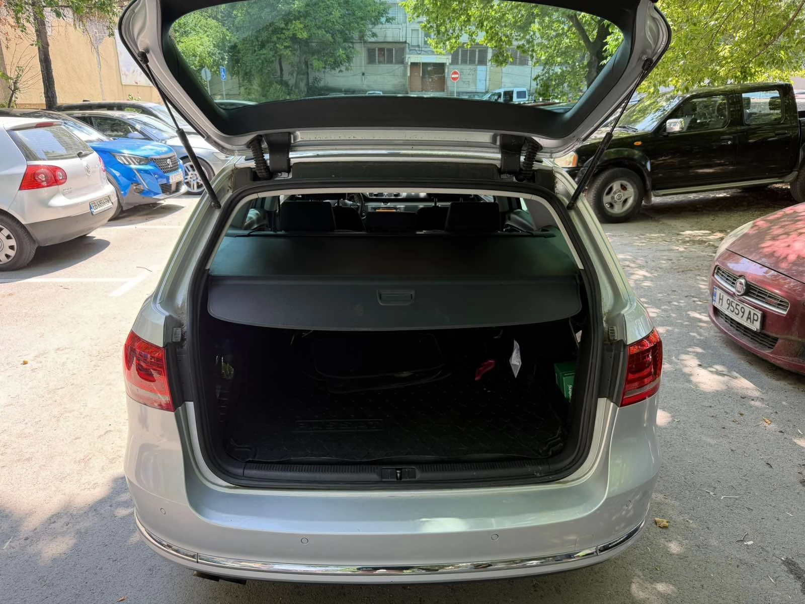 VW Passat, снимка 14 - Автомобили и джипове - 54810555