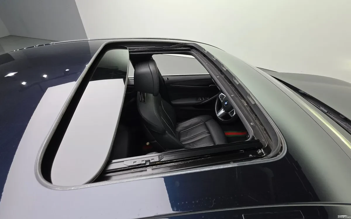 BMW 520 M Sport | DIGITAL COCKPIT | LED | COMFORT ACCESS, снимка 10 - Автомобили и джипове - 54951107