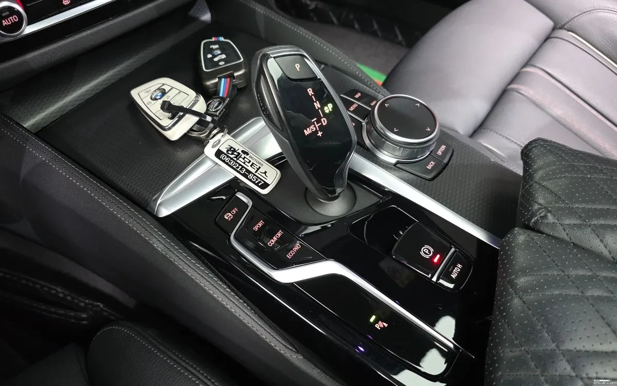 BMW 520 M Sport | DIGITAL COCKPIT | LED | COMFORT ACCESS, снимка 8 - Автомобили и джипове - 54951107