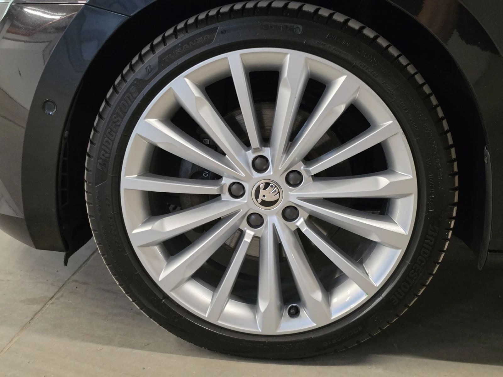 Skoda Superb 2.0TDI, 190к.с, 4х4, DSG, LAURIN&KLEMENT, снимка 7 - Автомобили и джипове - 55211670