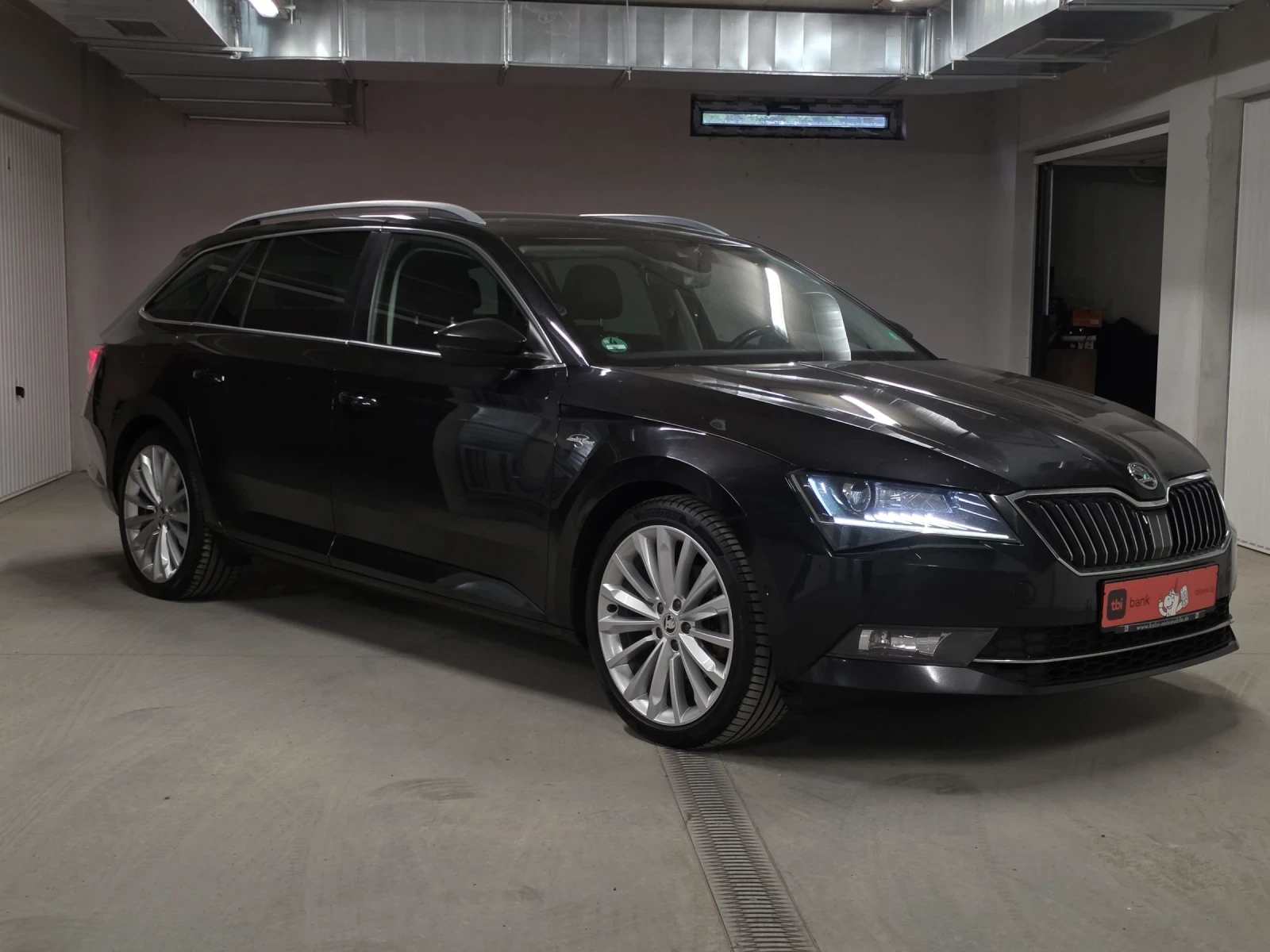 Skoda Superb 2.0TDI, 190к.с, 4х4, DSG, LAURIN&KLEMENT, снимка 2 - Автомобили и джипове - 55211670