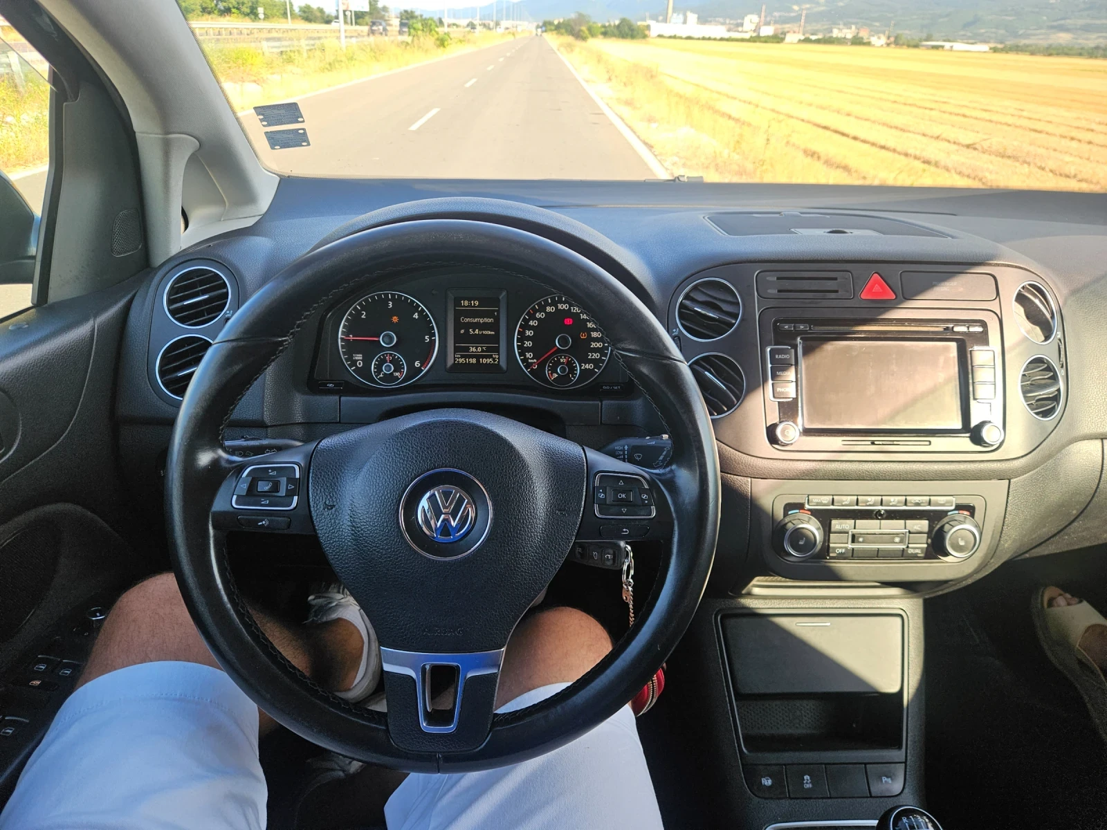 VW Golf Plus 2.0TDI Highline, снимка 8 - Автомобили и джипове - 55302340