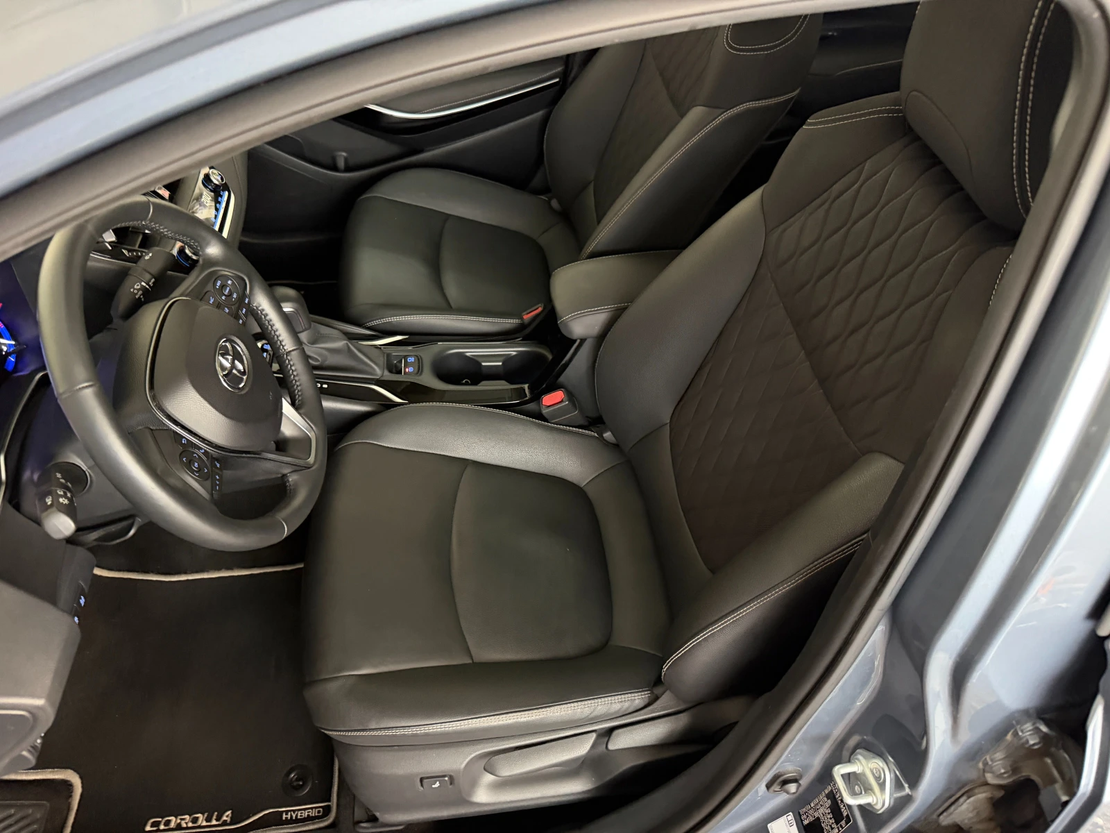 Toyota Corolla 1.8-122к.с.* С ПЪЛНА СЕРВИЗНА ИСТОРИЯ В TOYOTA  , снимка 6 - Автомобили и джипове - 55331418