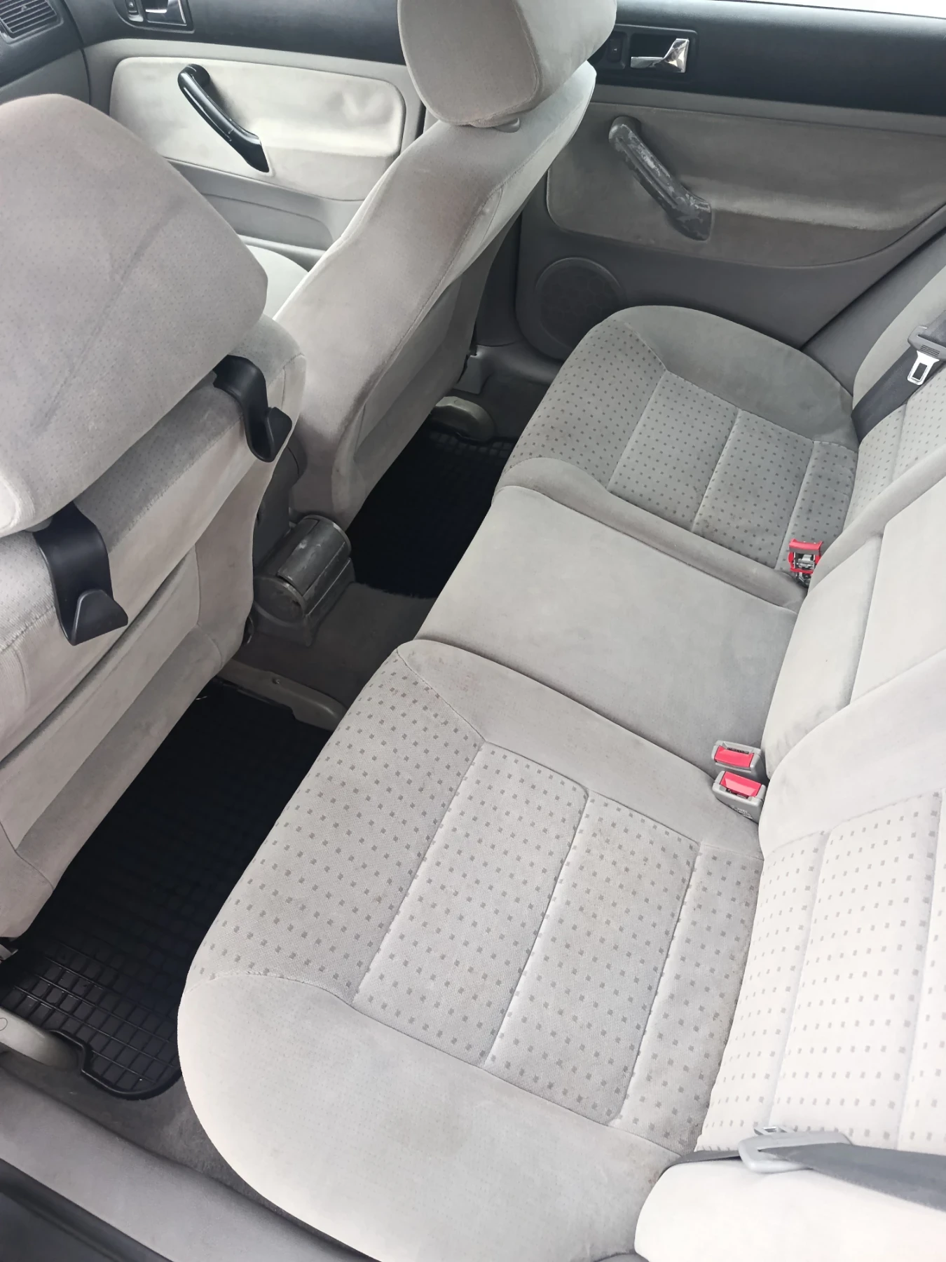 VW Golf 1.9 90 коня, снимка 9 - Автомобили и джипове - 55627113