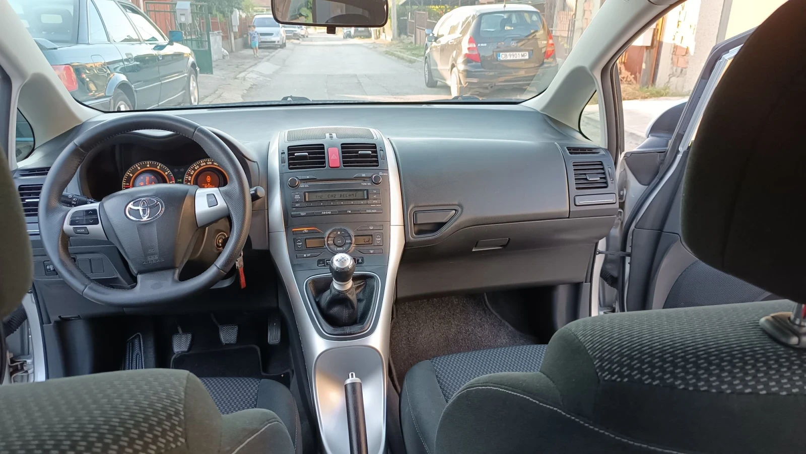 Toyota Auris 1.6-132k.с.топ състояние , снимка 12 - Автомобили и джипове - 55631194