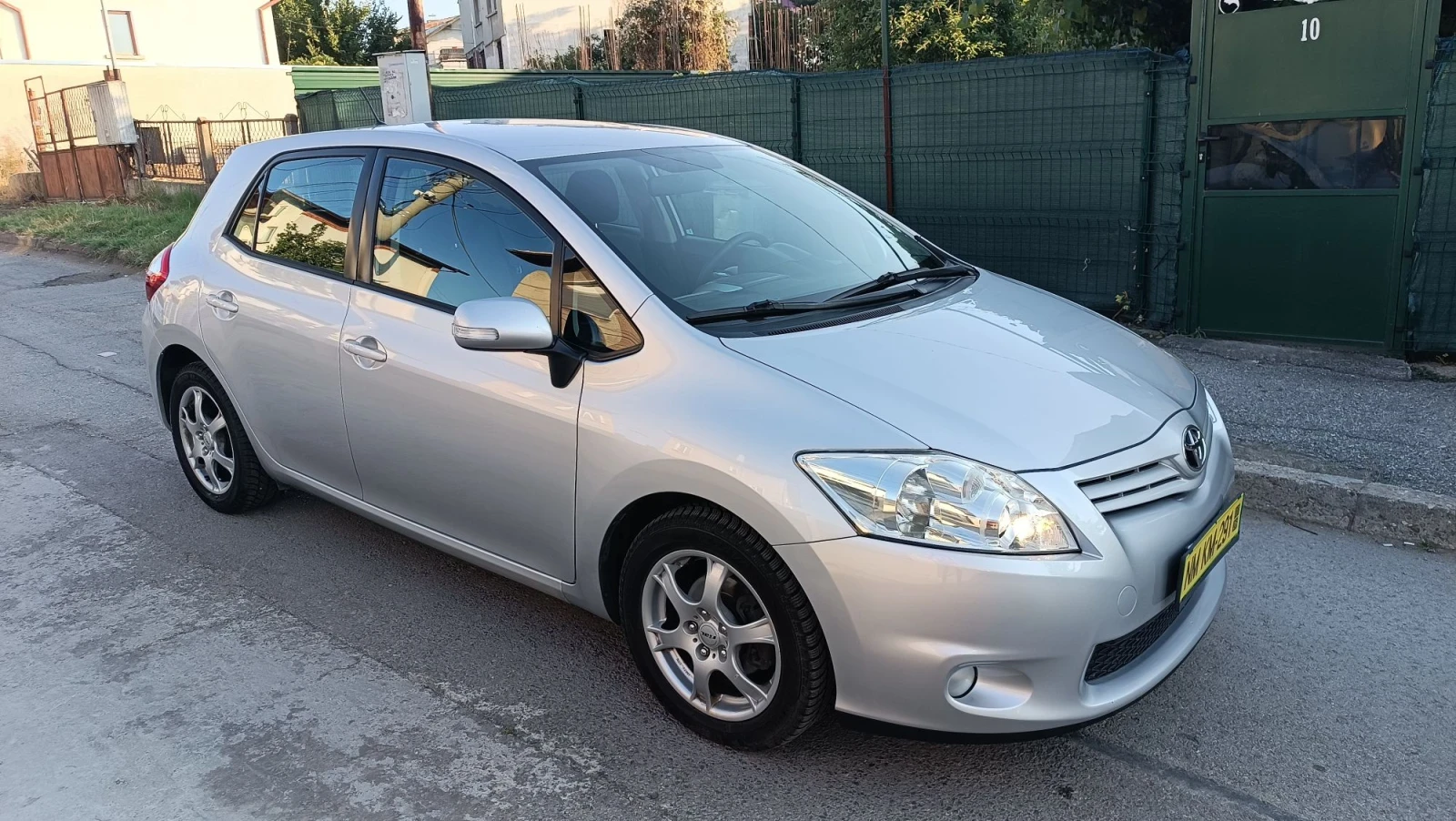 Toyota Auris 1.6-132k.с.топ състояние , снимка 7 - Автомобили и джипове - 55631194