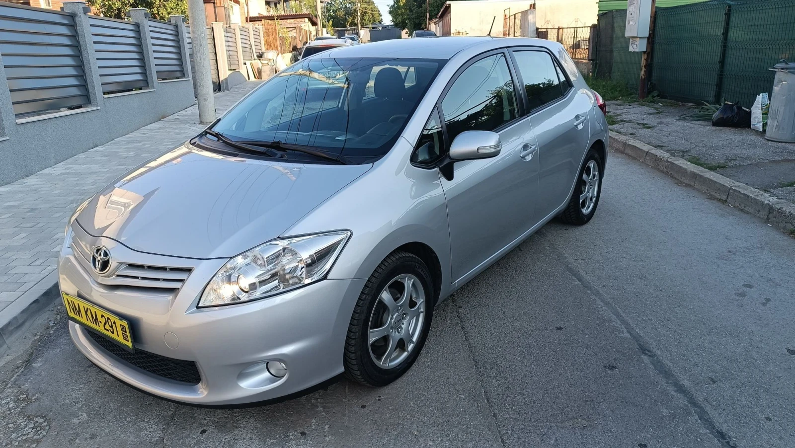 Toyota Auris 1.6-132k.с.топ състояние , снимка 16 - Автомобили и джипове - 55631194