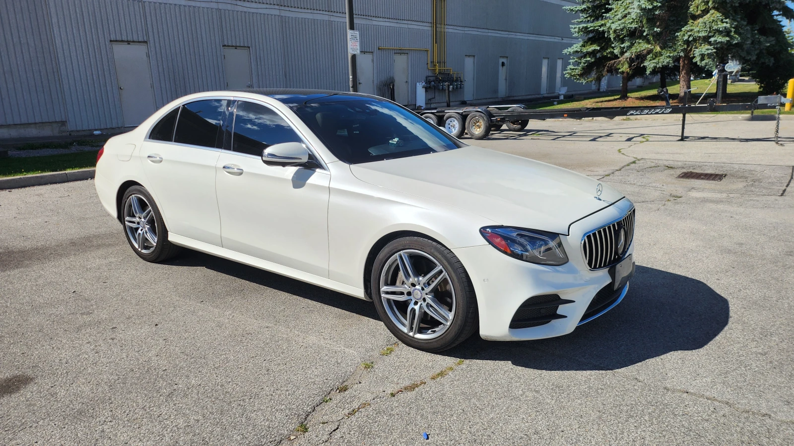 Mercedes-Benz E 300 4MATIC | CARFAX | БЕЗ ИНЦИДЕНТИ, снимка 2 - Автомобили и джипове - 55978809