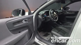 Volvo XC40, снимка 10