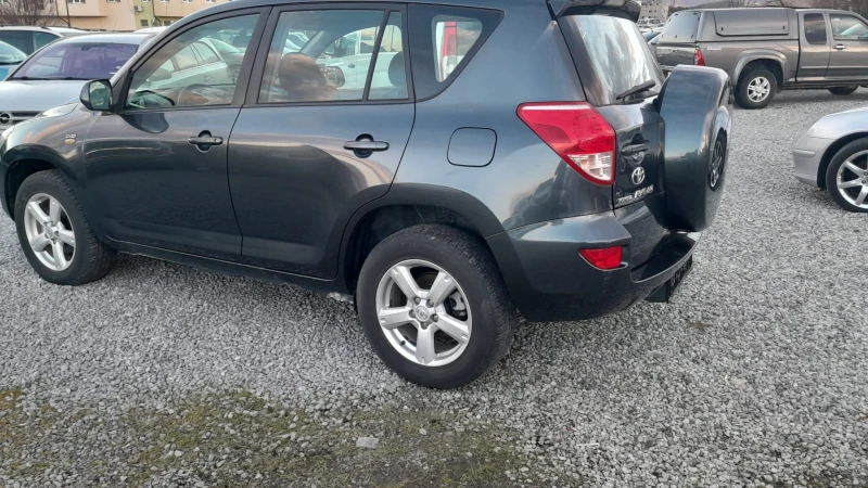 Toyota Rav4 136-2.2, снимка 11 - Автомобили и джипове - 45424807