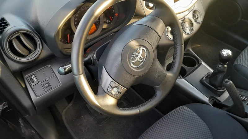 Toyota Rav4 136-2.2, снимка 10 - Автомобили и джипове - 45424807