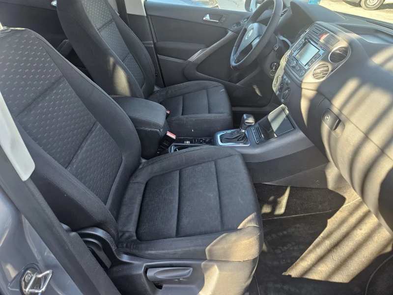 VW Tiguan 2.0 140k.s   4 Motion, снимка 12 - Автомобили и джипове - 52935676