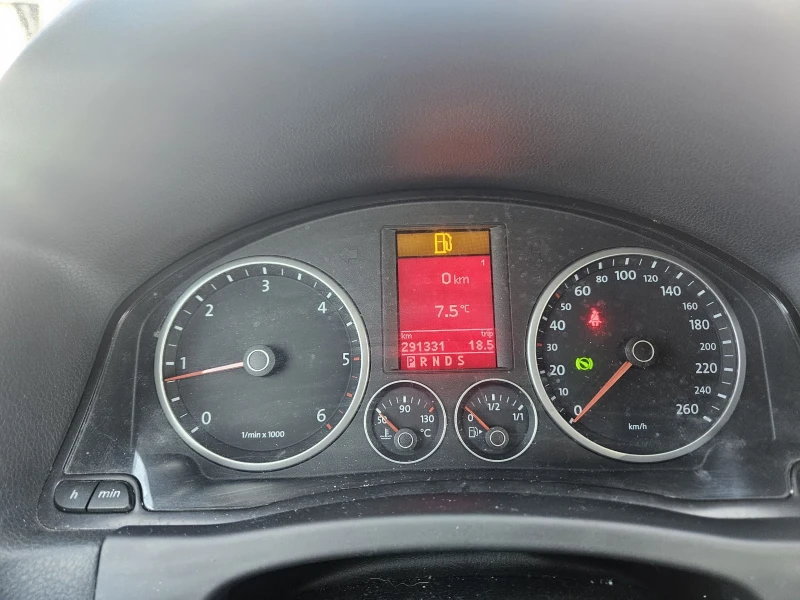 VW Tiguan 2.0 140k.s   4 Motion, снимка 16 - Автомобили и джипове - 52935676