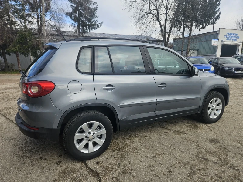 VW Tiguan 2.0 140k.s   4 Motion, снимка 4 - Автомобили и джипове - 52935676