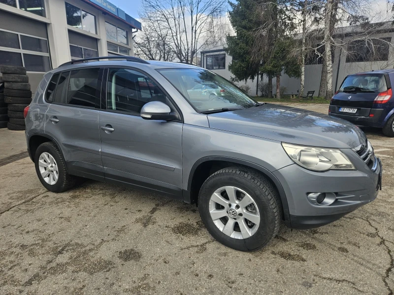 VW Tiguan 2.0 140k.s   4 Motion, снимка 3 - Автомобили и джипове - 52935676