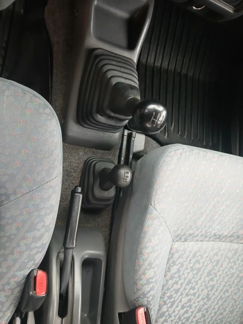 Suzuki Jimny 1.3 i, снимка 7 - Автомобили и джипове - 53225435