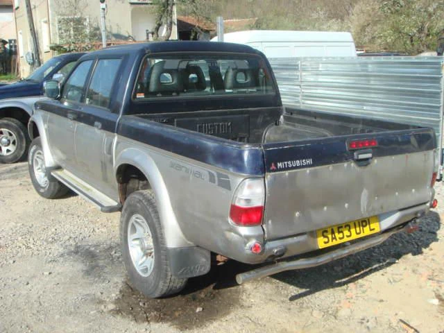 Mitsubishi L200 2.5TDi, снимка 3 - Автомобили и джипове - 46834389