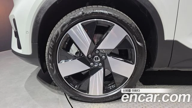 Volvo XC40, снимка 5 - Автомобили и джипове - 56268166