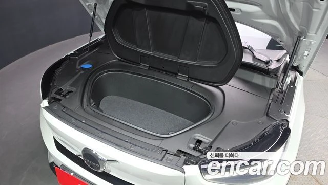 Volvo XC40, снимка 6 - Автомобили и джипове - 56268166