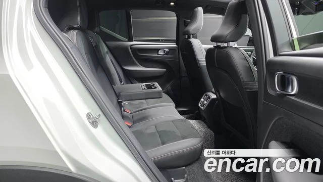 Volvo XC40, снимка 12 - Автомобили и джипове - 56268166