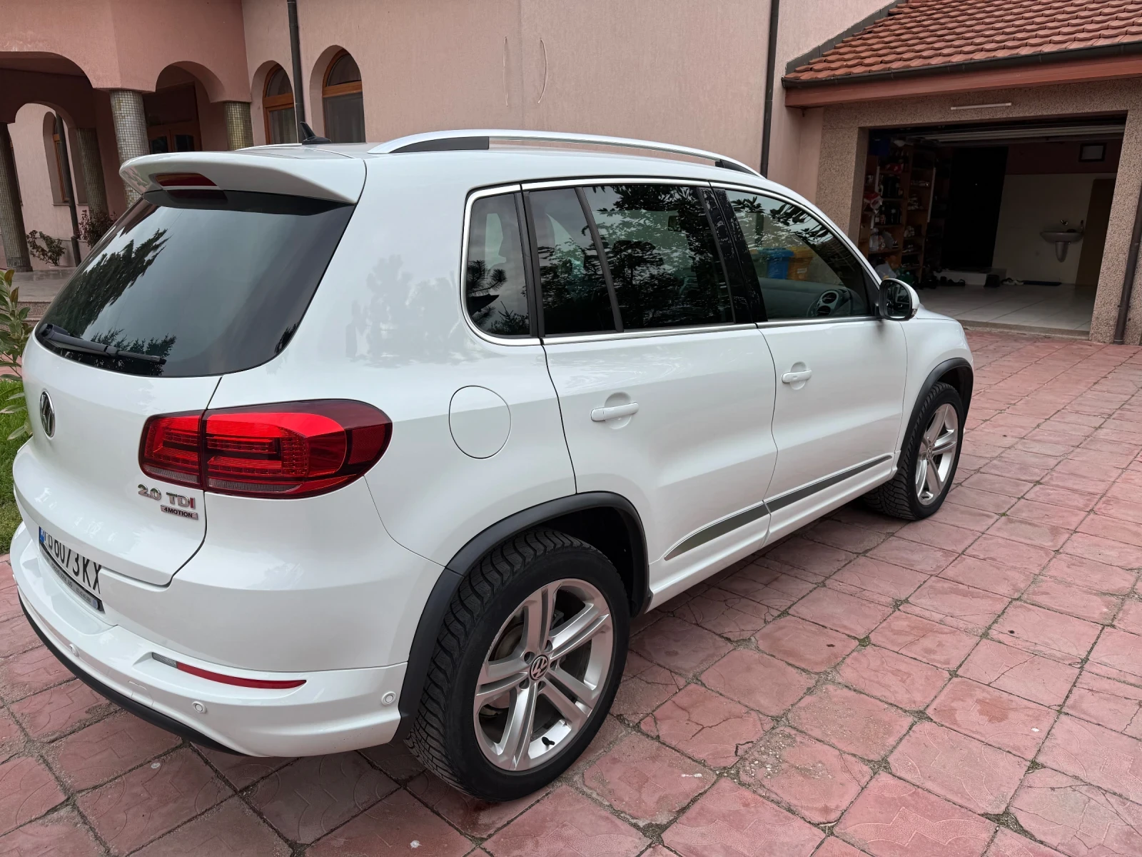 VW Tiguan R Line 2.0TDI - изображение 5