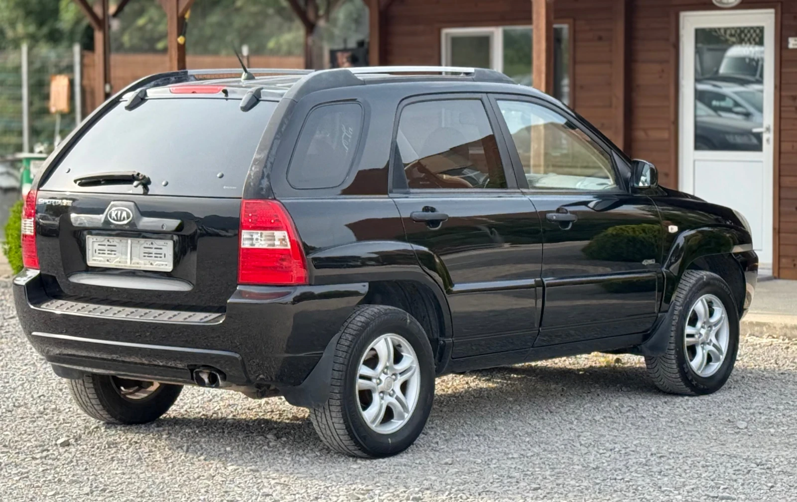 Kia Sportage 2.0i 141к.с * 4х4* * ГАЗ* * Климатроник*  - изображение 6