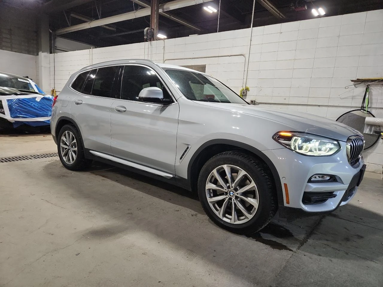 BMW X3 XDRIVE30I - изображение 5