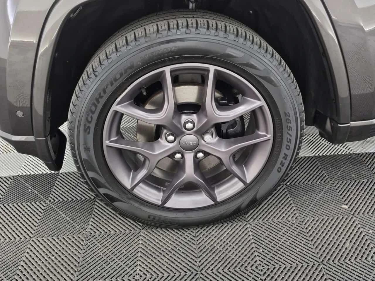 Jeep Grand cherokee 80TH ANNIVERSARY EDITION| ПАНО| 2 КЛЮЧА| ОБДУХ, снимка 5 - Автомобили и джипове - 54428487