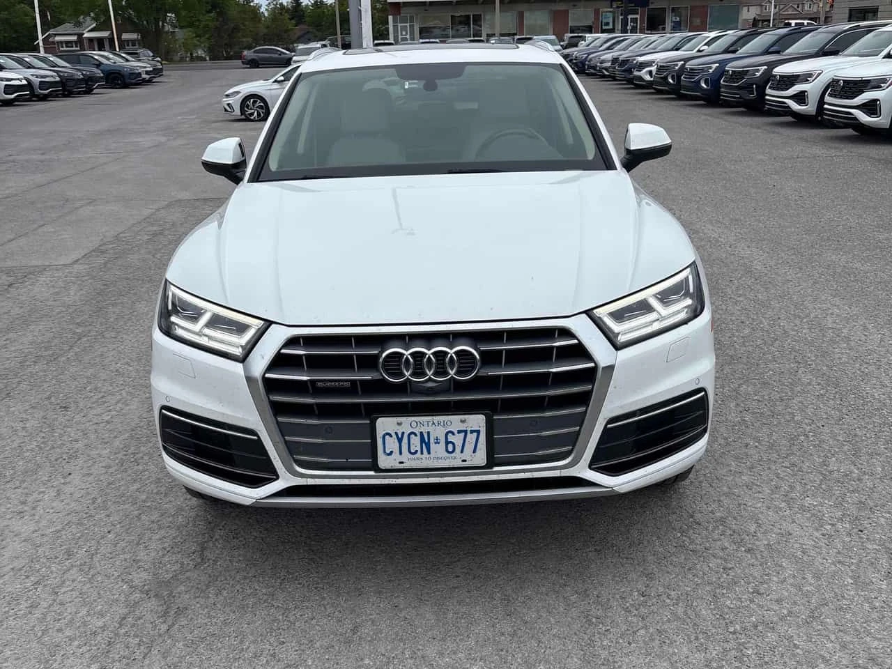 Audi Q5 * Technik* АВТОКРЕДИТ БЕЗ ПЪРВОНАЧАЛНА ВНОСКА* , снимка 6 - Автомобили и джипове - 54660818
