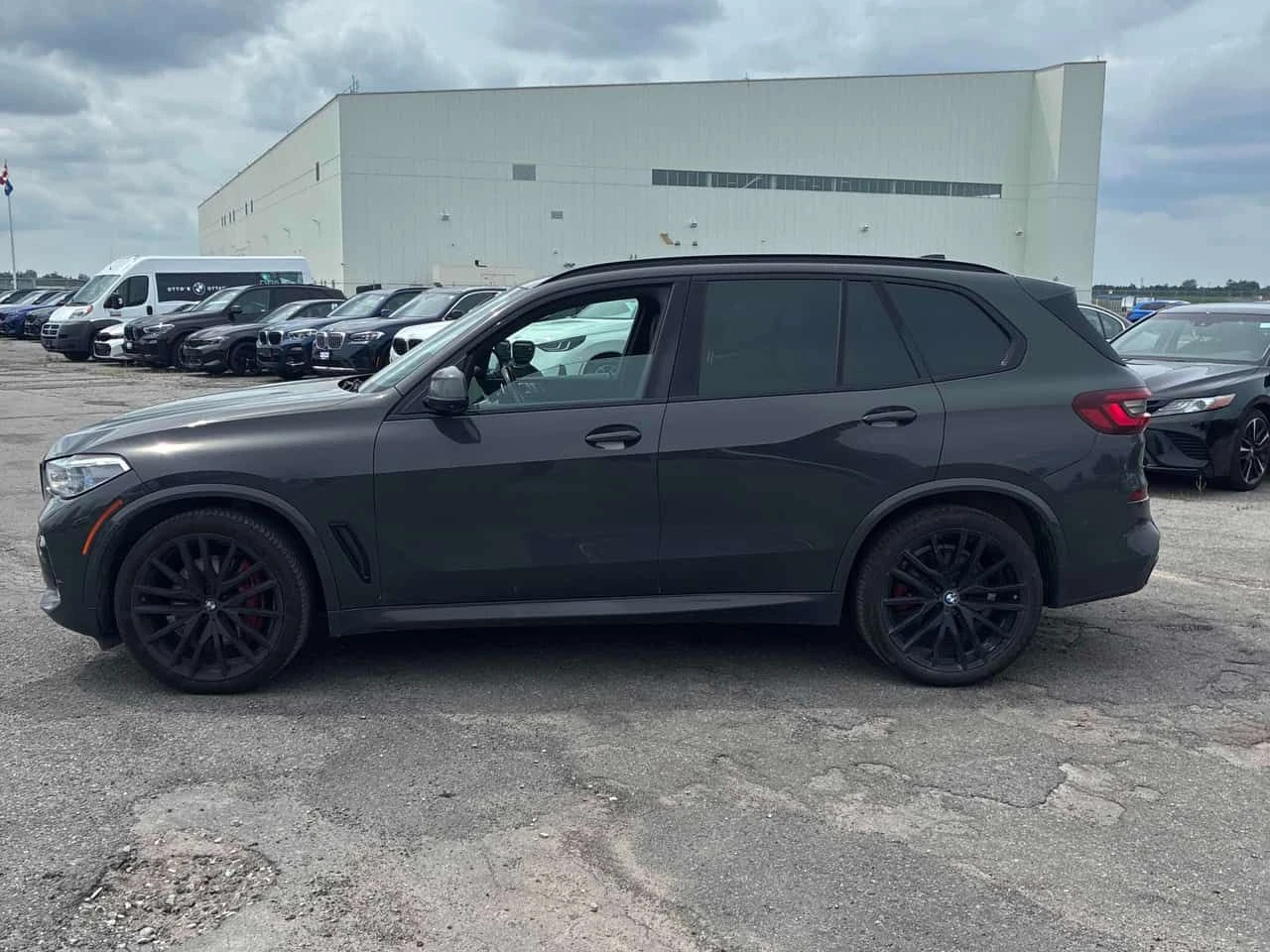 BMW X5 * xDrive40i * CARFAX * ЛАЗЕРИ * ДИСТРОНИК , снимка 2 - Автомобили и джипове - 55617312