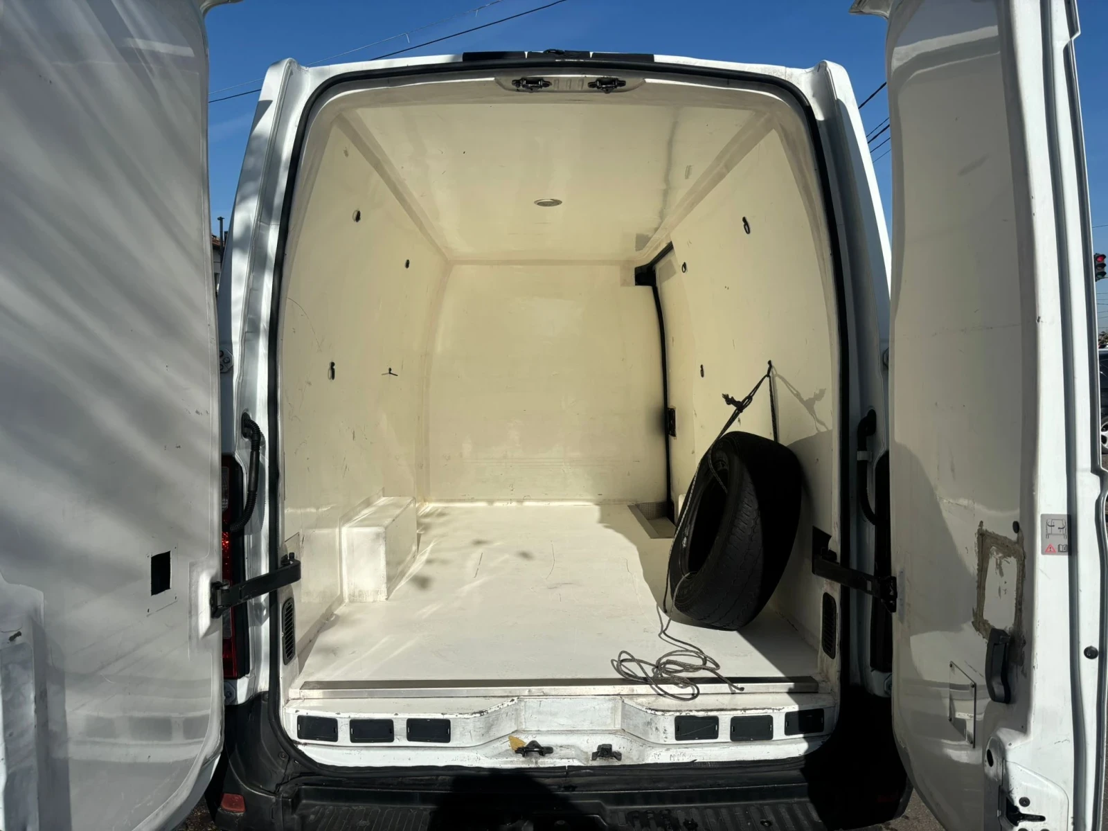 Renault Master 2, 300 EURO5  - изображение 8