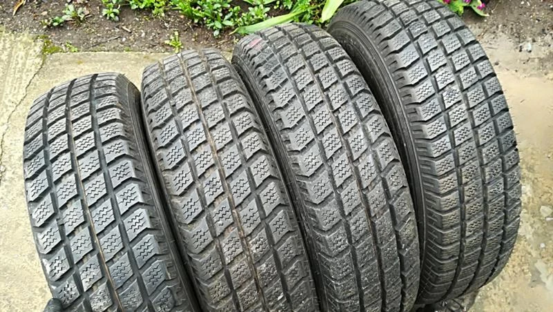 Гуми Зимни 185/80R14, снимка 2 - Гуми и джанти - 25085639