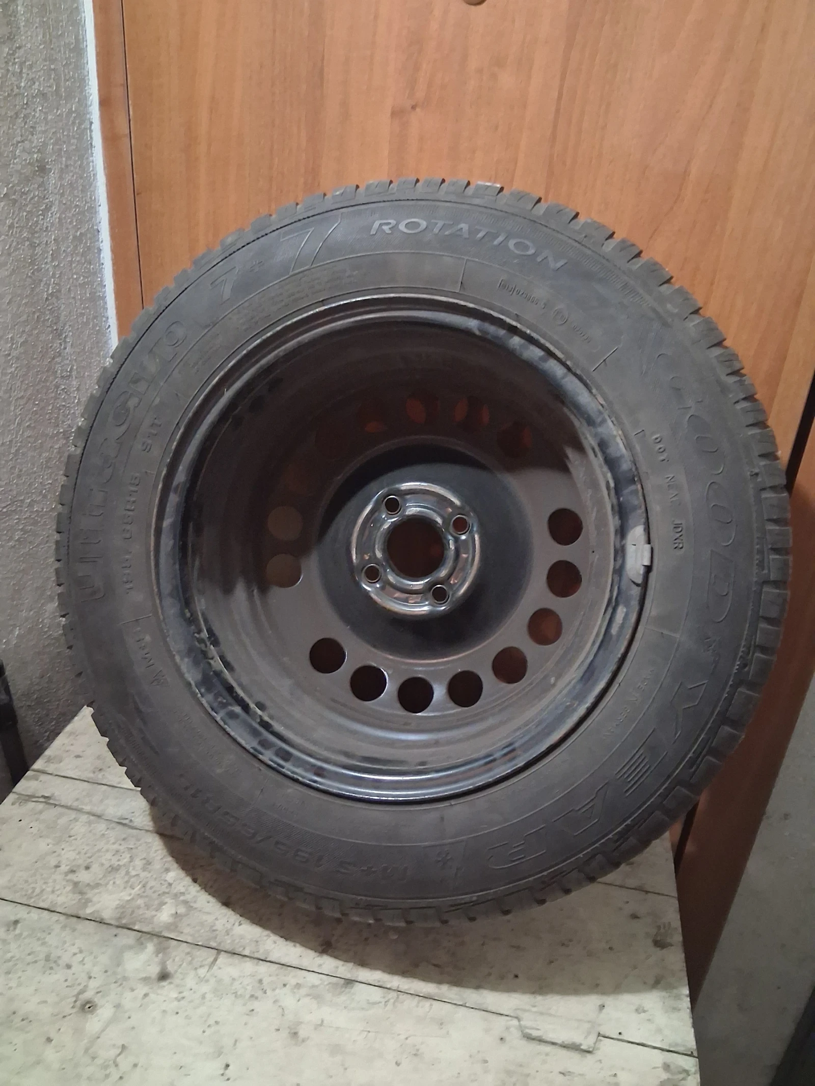 Гуми с джанти Goodyear 195/65R15, снимка 2 - Гуми и джанти - 55792038
