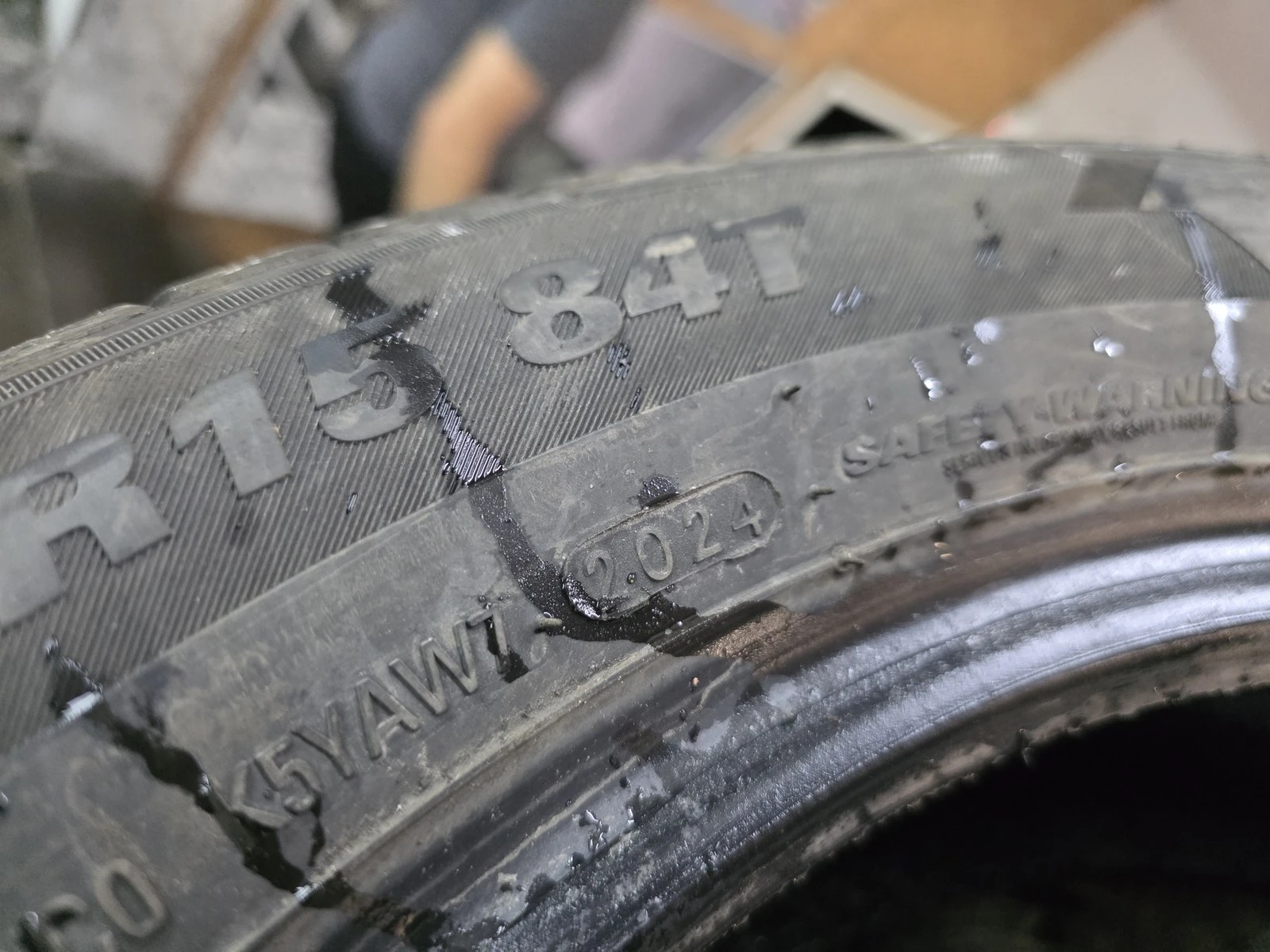 Гуми Зимни 185/60R15, снимка 10 - Гуми и джанти - 56716335