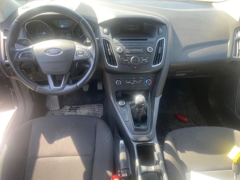 Ford Focus 1.0Т, снимка 8 - Автомобили и джипове - 37544288