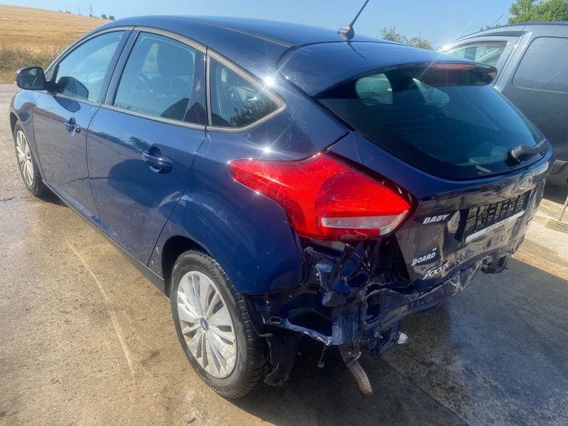 Ford Focus 1.0Т, снимка 6 - Автомобили и джипове - 37544288