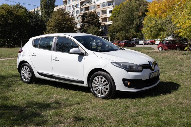 Renault Megane, снимка 2 - Автомобили и джипове - 47411167