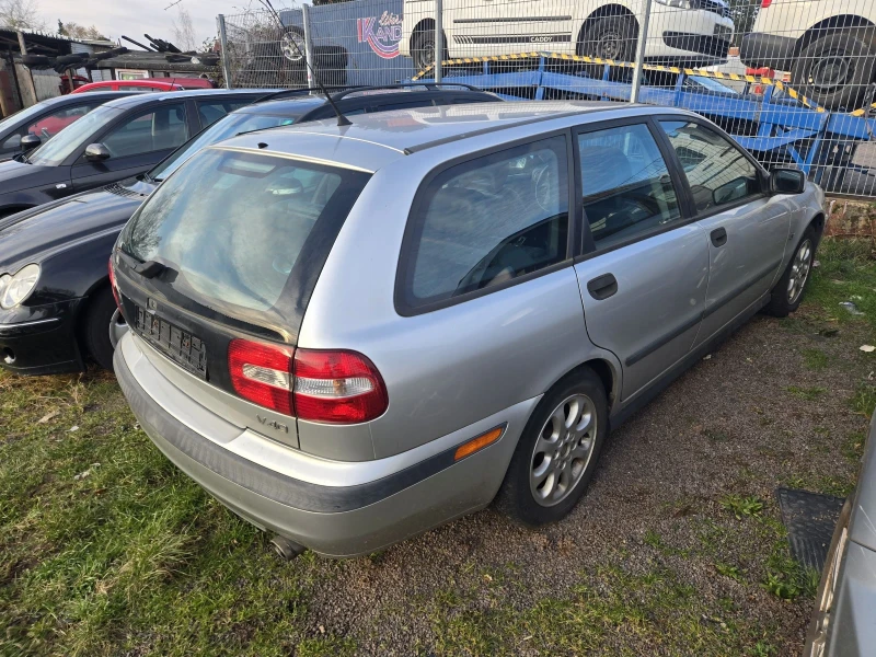 Volvo V40, снимка 3 - Автомобили и джипове - 49214418